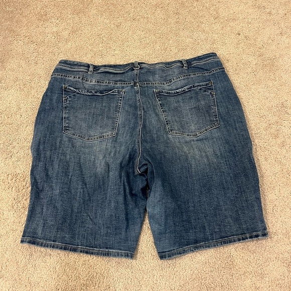Lane Bryant Bermuda Denim Jeans with Distressing and Patchwork - Picture 8 of 8